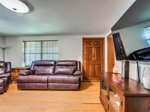6716 E Waterloo Rd, Edmond, OK 73034 photo 7