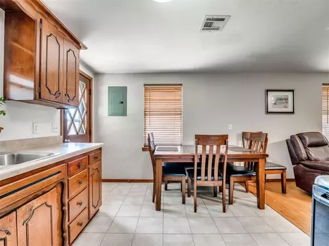 6716 E Waterloo Rd, Edmond, OK 73034 photo 11