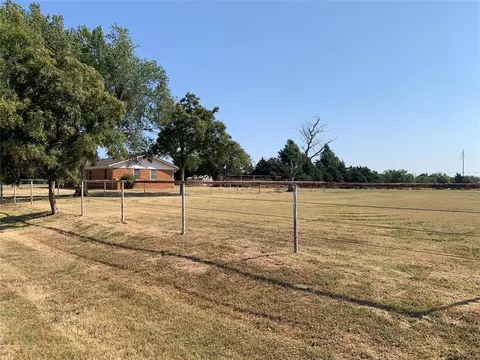5835 Spring Mill Rd, Norman, OK 73069 photo 4