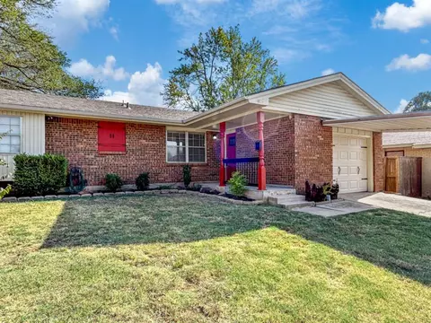 916 N Hunting Horse Trl, Norman, OK 73071