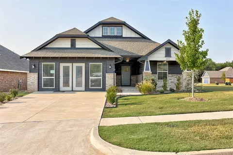 902 Dahlia Ln, Noble, OK 73068