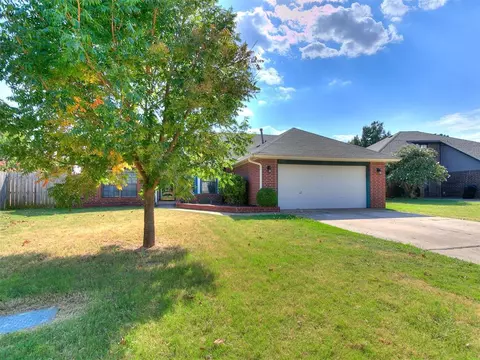 1117 Sennybridge Dr, Yukon, OK 73099