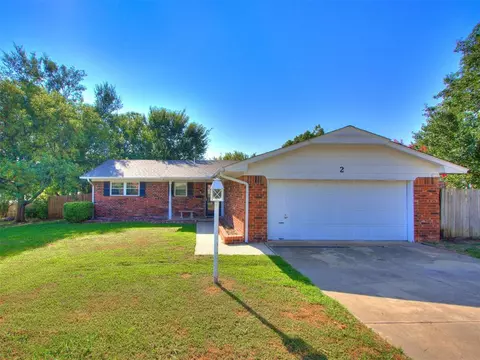 2 Dakota Dr, Shawnee, OK 74801