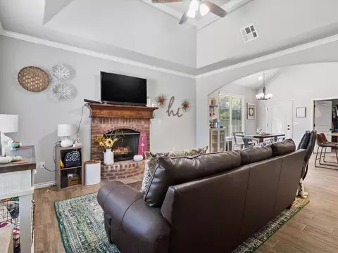 271 Timber Ln, Harrah, OK 73045 photo 4