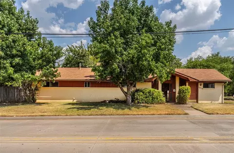 1213 S Holly Ave, Yukon, OK 73099