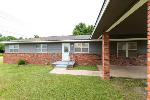 320 Hillcrest St, Pawnee, OK 74058