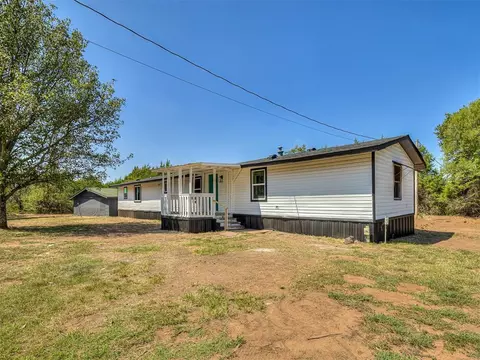 10050 103rd St, Lexington, OK 73051