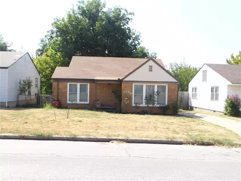 1506 S 14th St, Chickasha, OK 73018