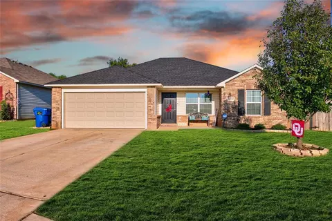 1025 Amethyst St, Noble, OK 73068