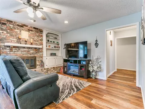 4005 N Riverside Dr, Bethany, OK 73008 photo 6