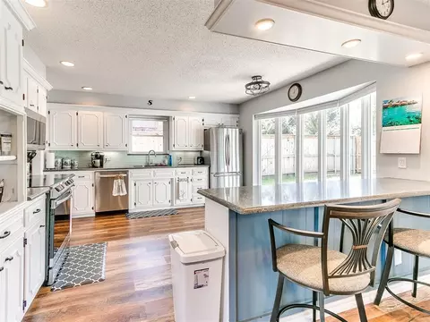 4005 N Riverside Dr, Bethany, OK 73008 photo 5