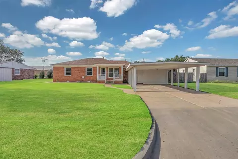 114 Duffer Dr, Mangum, OK 73554