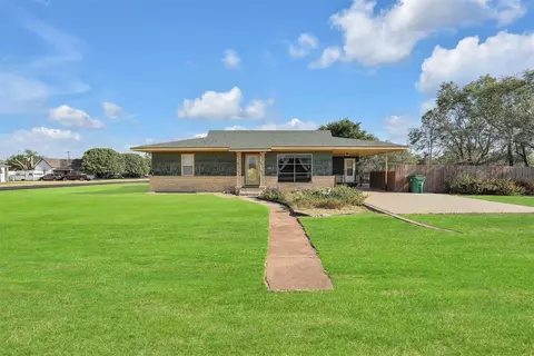 403 W 13th St, Snyder, OK 73566