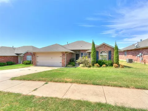 1805 January Pl, Moore, OK 73160