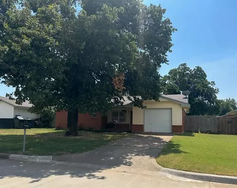 9320 Lyric Ln, Midwest City, OK 73130