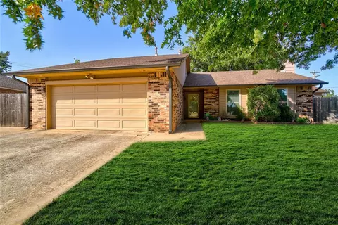 349 E Grand Teton Pl, Yukon, OK 73099