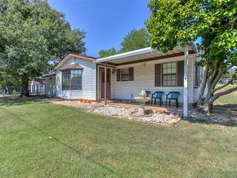 10330 NE 3rd St, Midwest City, OK 73130