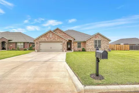 2920 Stephanie Ln, Altus, OK 73521