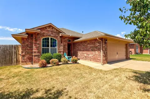 1013 Cimarron Creek Dr, Yukon, OK 73099