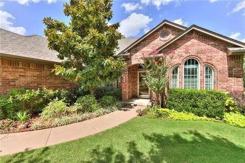 2719 Pawnee Xing, Edmond, OK 73034