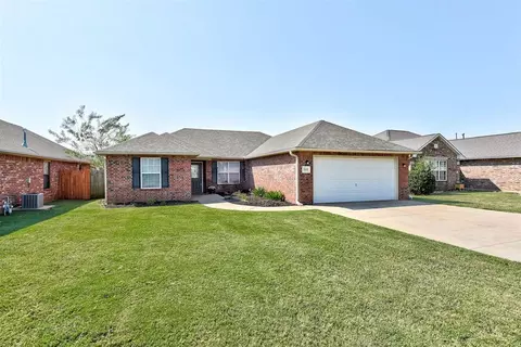 1015 Lauren Ln, Stillwater, OK 74075