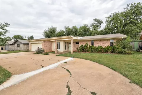 8104 Brookside Dr, Oklahoma City, OK 73132