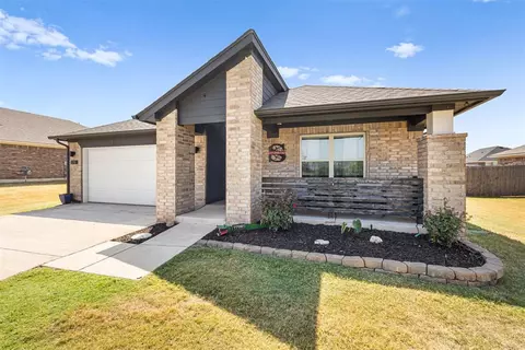 374 Emmy Jean Dr, Blanchard, OK 73010