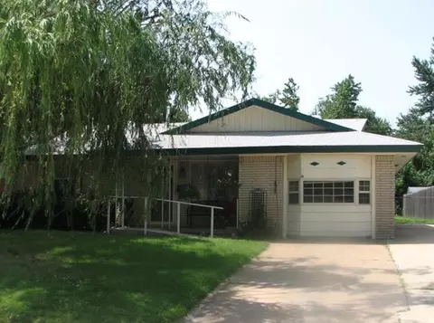 202 Vine St, Yukon, OK 73099