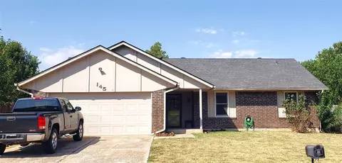 145 Maindale Dr, Yukon, OK 73099
