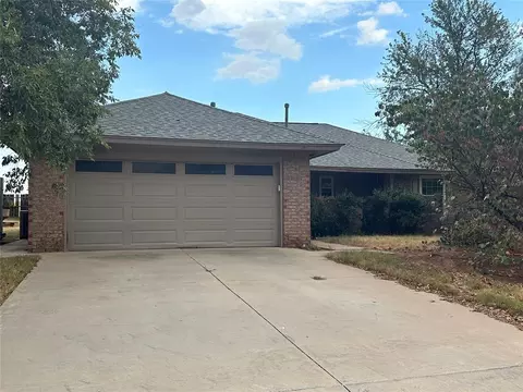 1508 Winding Creek Rd, Moore, OK 73160