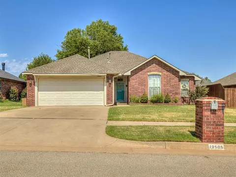 12505 SW 11th St, Yukon, OK 73099