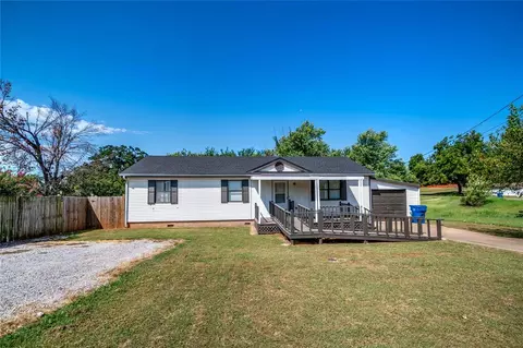 205 N Oak Rd, Chandler, OK 74834