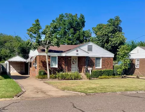325 Ercoupe Dr, Midwest City, OK 73110