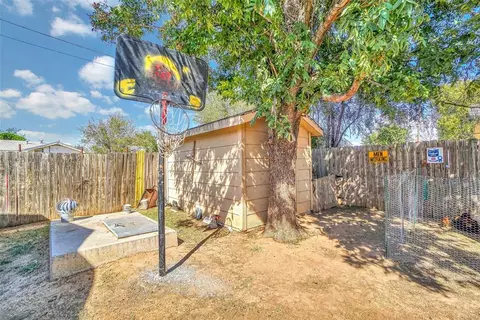 1111 Loyadell St, Altus, OK 73521 photo 28