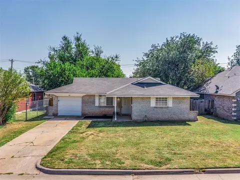916 N Janeway Ave, Moore, OK 73160