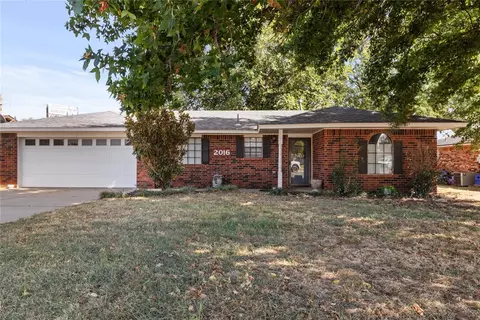 2016 E Ridgeway St, Weatherford, OK 73096