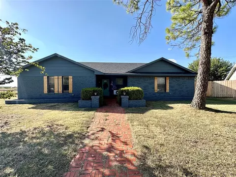 2613 Cherokee Strip St, Altus, OK 73521