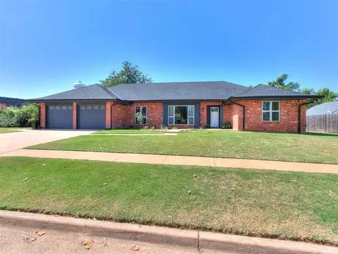 2210 SW Bud Wilkinson Dr, Norman, OK 73069