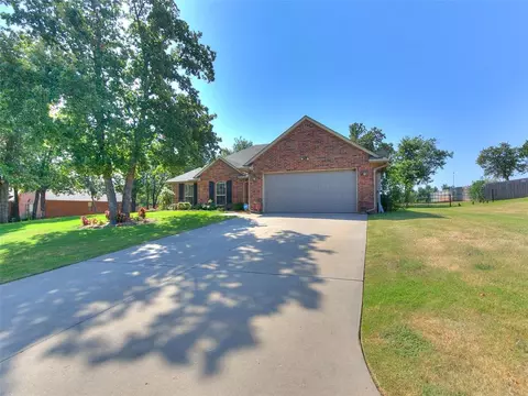 832 Lost Oak Dr, Guthrie, OK 73044