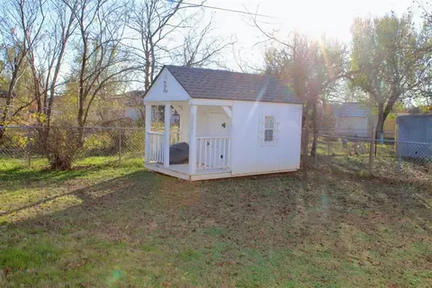 2109 W Oklahoma St, Guthrie, OK 73044