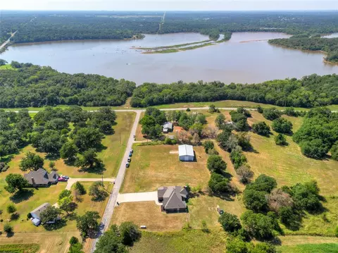 9821 Little River Dr, Norman, OK 73026