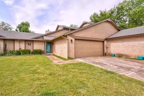 215 Woodbridge Cir, Edmond, OK 73012