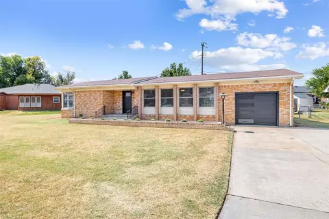 606 Thompson Dr, El Reno, OK 73036