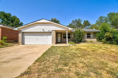 1707 Village Dr, Norman, OK 73071