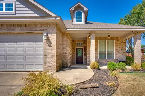 421 SE County Rd, Ada, OK 74820 photo 2