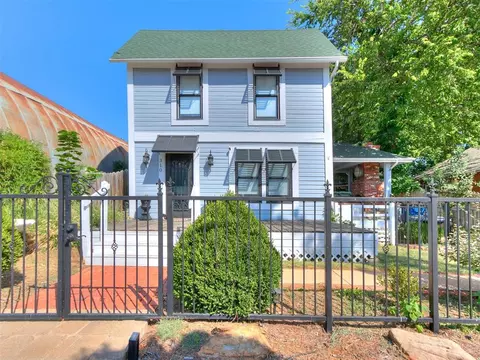 310 S 1st St, Guthrie, OK 73044