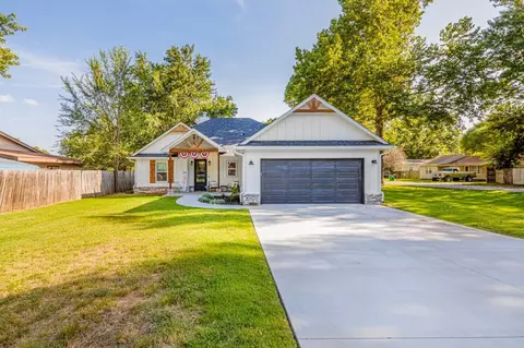 500 E Chantry Ave, Perkins, OK 74059