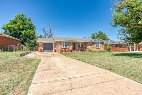 1104 S 12th St, Kingfisher, OK 73750