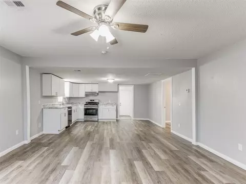 208 S Cimarron Rd, Tuttle, OK 73089 photo 9
