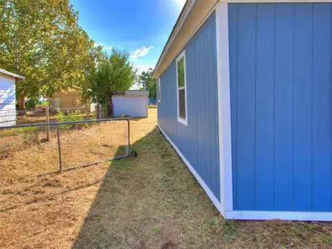 208 S Cimarron Rd, Tuttle, OK 73089 photo 42